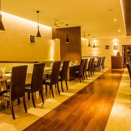 Gayathri Hotels Tirupur Exterior foto