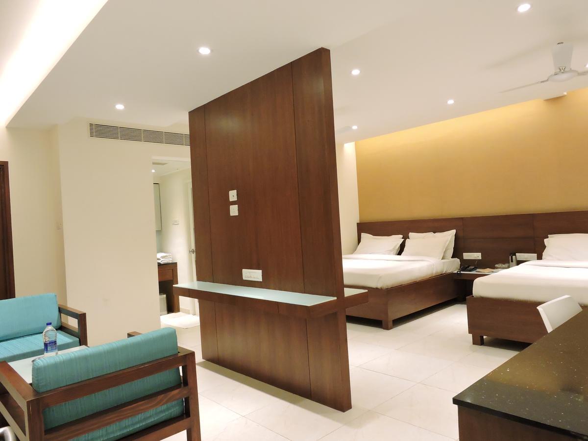 Gayathri Hotels Tirupur Exterior foto