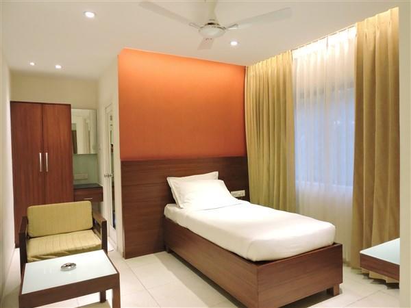 Gayathri Hotels Tirupur Exterior foto