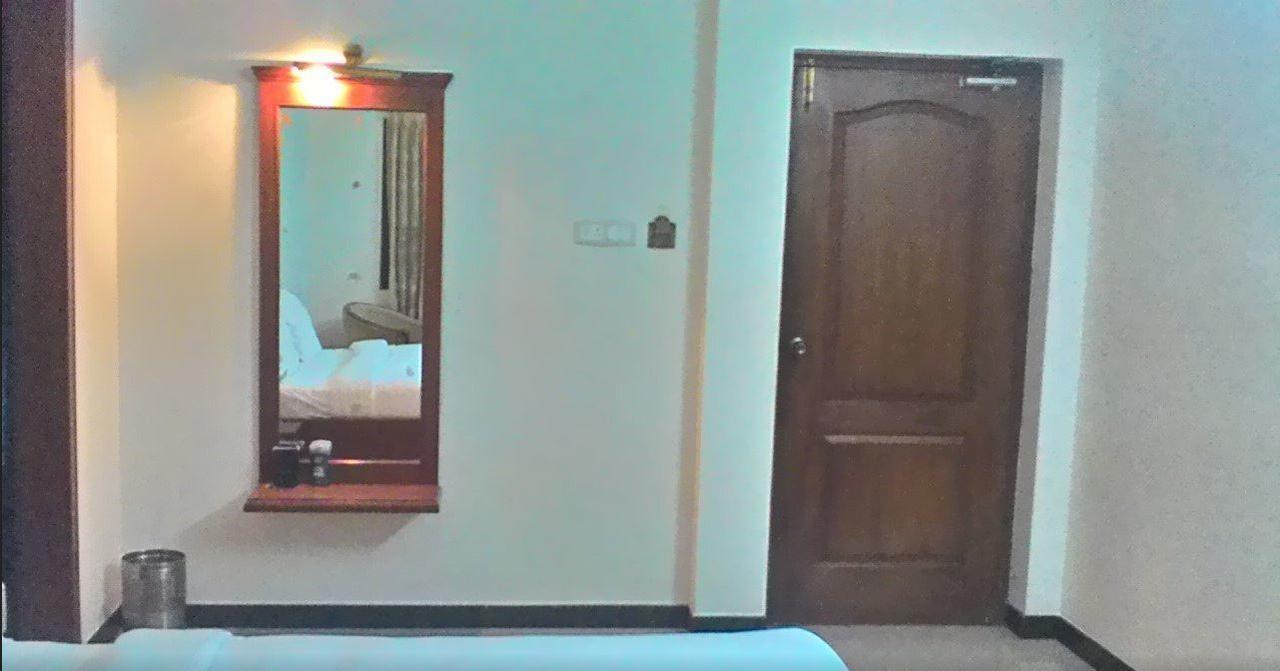 Gayathri Hotels Tirupur Exterior foto